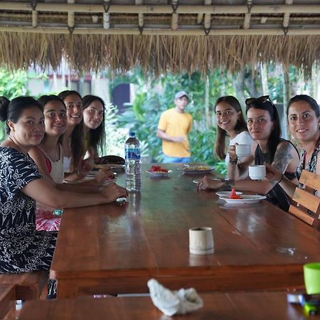 Rasti 2 Homestay Kuta  ภายนอก รูปภาพ