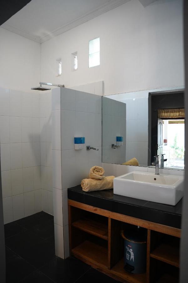 Rasti 2 Homestay Kuta  ภายนอก รูปภาพ