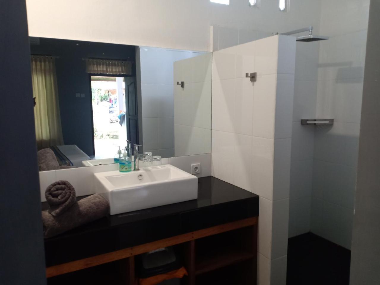 Rasti 2 Homestay Kuta  ภายนอก รูปภาพ