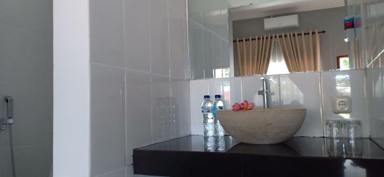 Rasti 2 Homestay Kuta  ภายนอก รูปภาพ